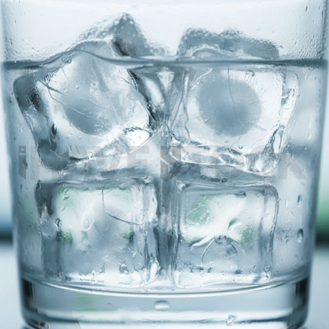 Ice Cubes In Drink Macro Shot FOD D&S 3912